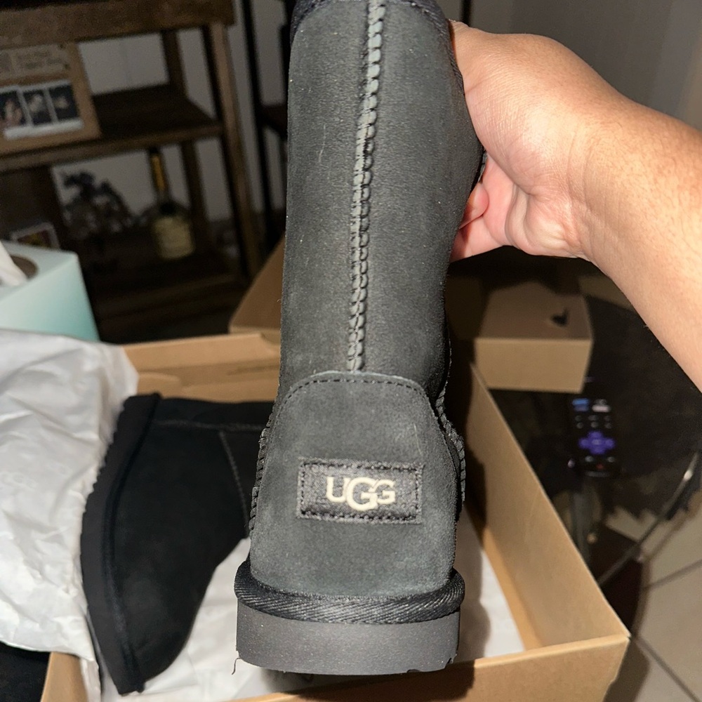 ❄️🌫️UGG CLASSIC SHORT ❄️🌫️ - Picture 10 of 11